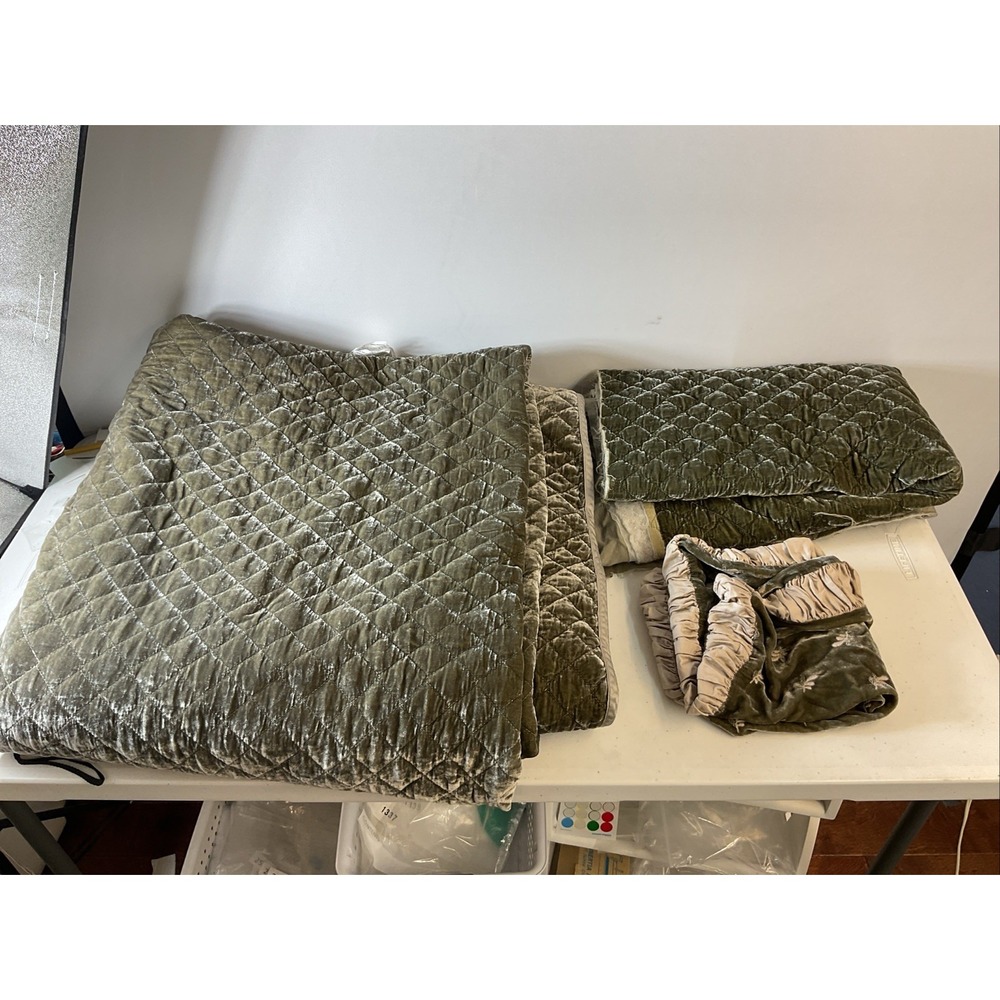 Bella Notte Green silk velvet Queen quilted coverlet,  yardage , new 18" pillow